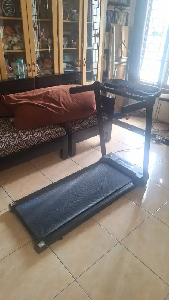 Treadmill / Walkingpad TWE T205