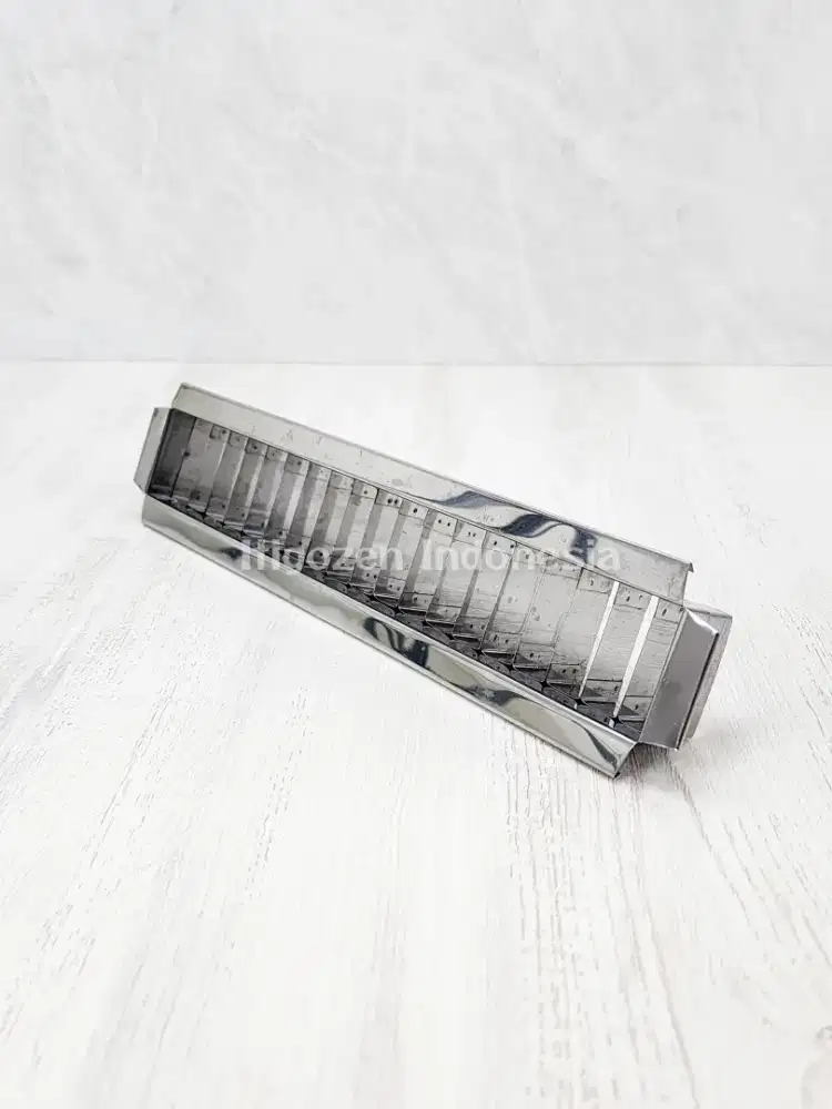 Preloved Cetakan Kue Kering Kastengel Stainless – 19 Potong 