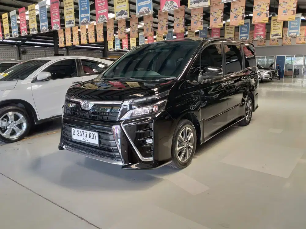 (Pajak Panjang 1thn) Toyota Voxy 2.0 AT 2020