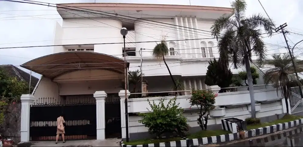 Dijual Rumah Mewah Lokasi Strategis Manyar Kertoarjo Surabaya Timur