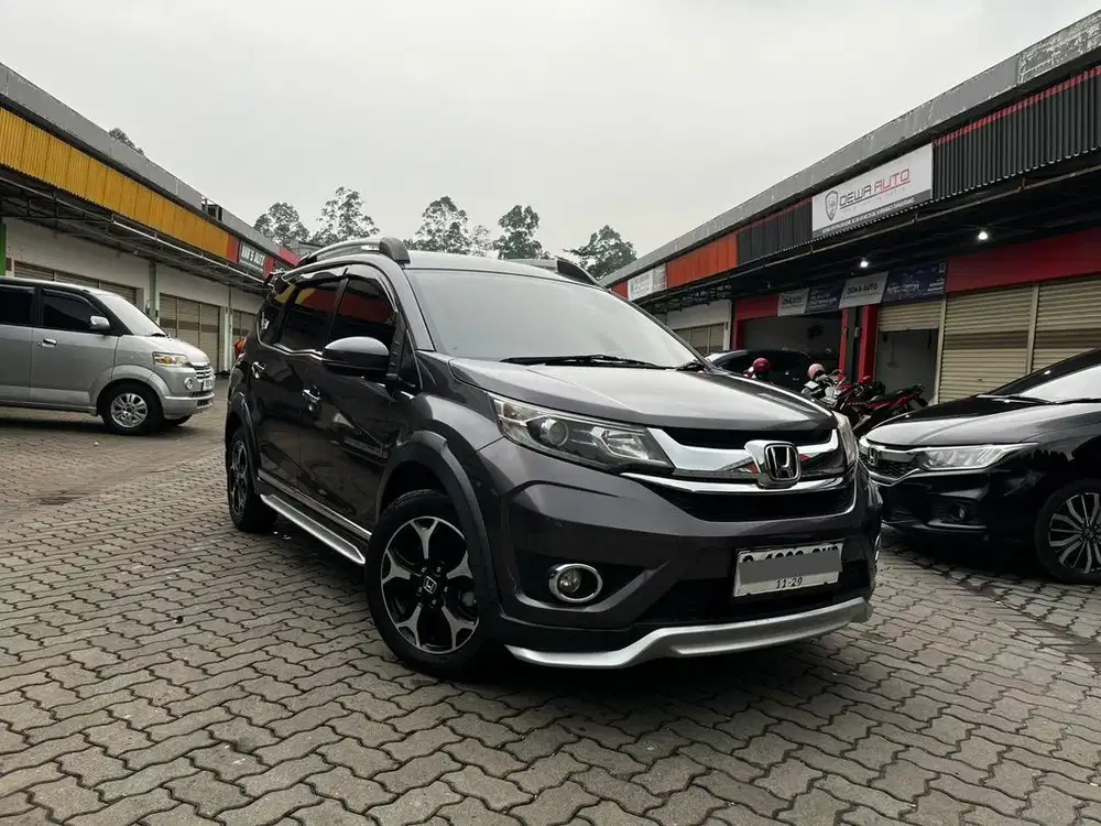 5JT BRV PRESTIGE 2017 LOW KM 90RB STEEL GREY !!