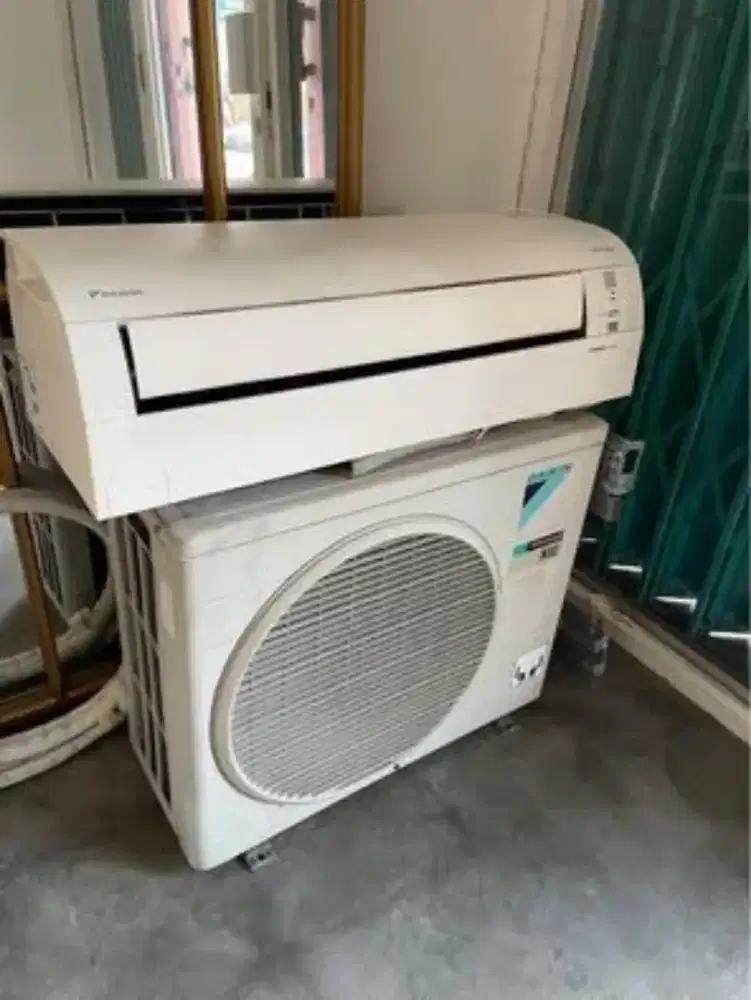 DIJUAL AC DAIKIN 1½ PK