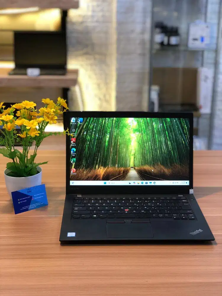 LENOVO THINKPAD I5 RAM 8 /SSD 256 INTEL HD GRAPHIC 520 SECOND BEKAS