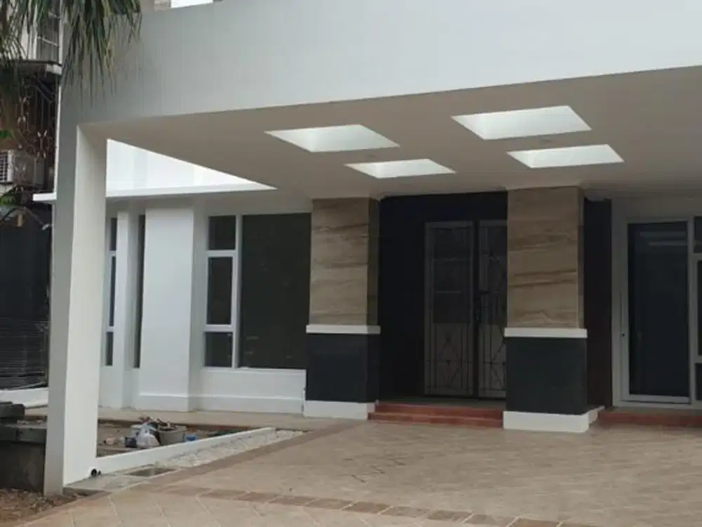 Rumah 2 Lantai 4+1 Kamar Nonfurnish Hadap Barat di Batavia