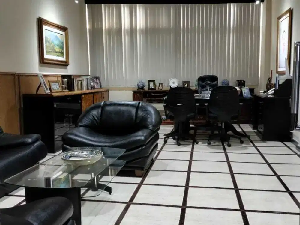 Dijual Ruko Di Jl. Kyai Raya Uk 71m² Full Renovasi ,ADa LIFT at Jakpus