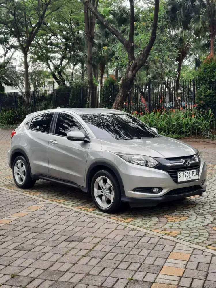 BARANG BAGUS LOW KM Honda hrv 1.5 E 2017