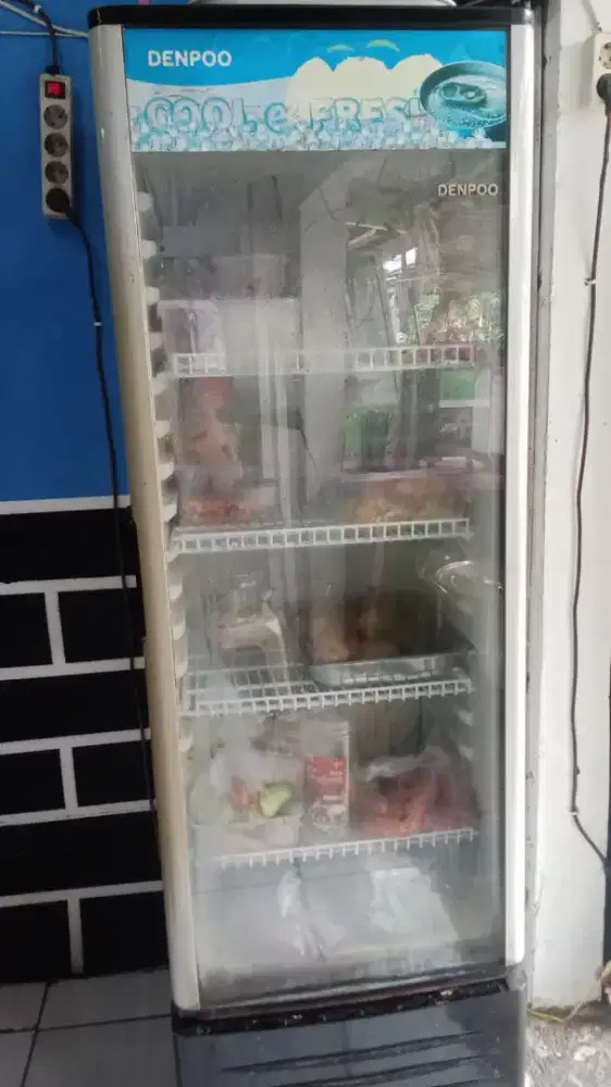 Dijual Cepat Showcase 5 tingkat