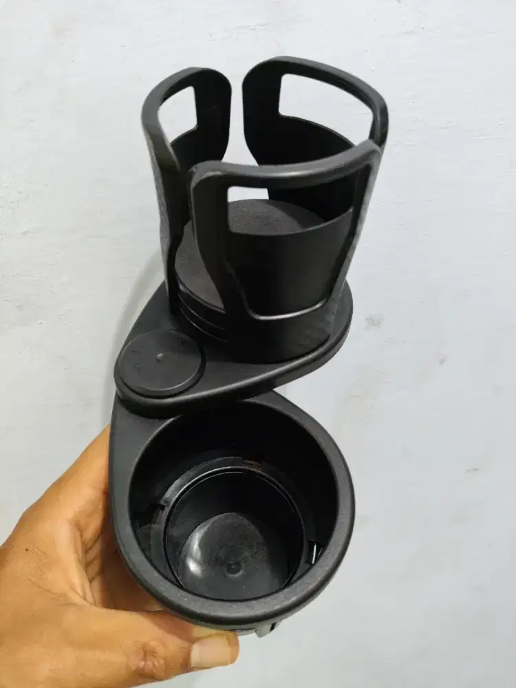 Holder minum mobil universal
