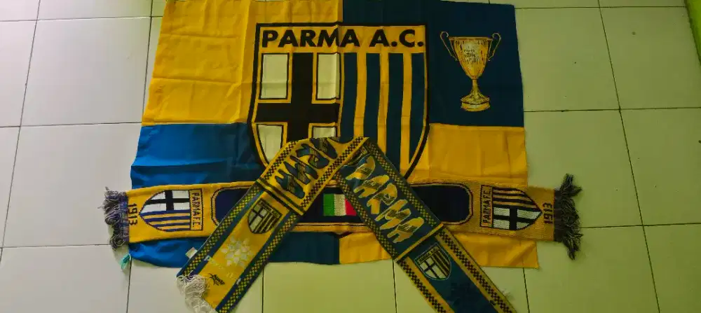 Bendera dan syal Parma