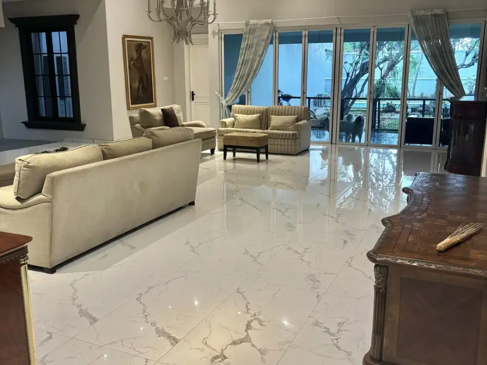 Dijual Rumah cantik Private pool Di Gaharu Jakarta Selatan