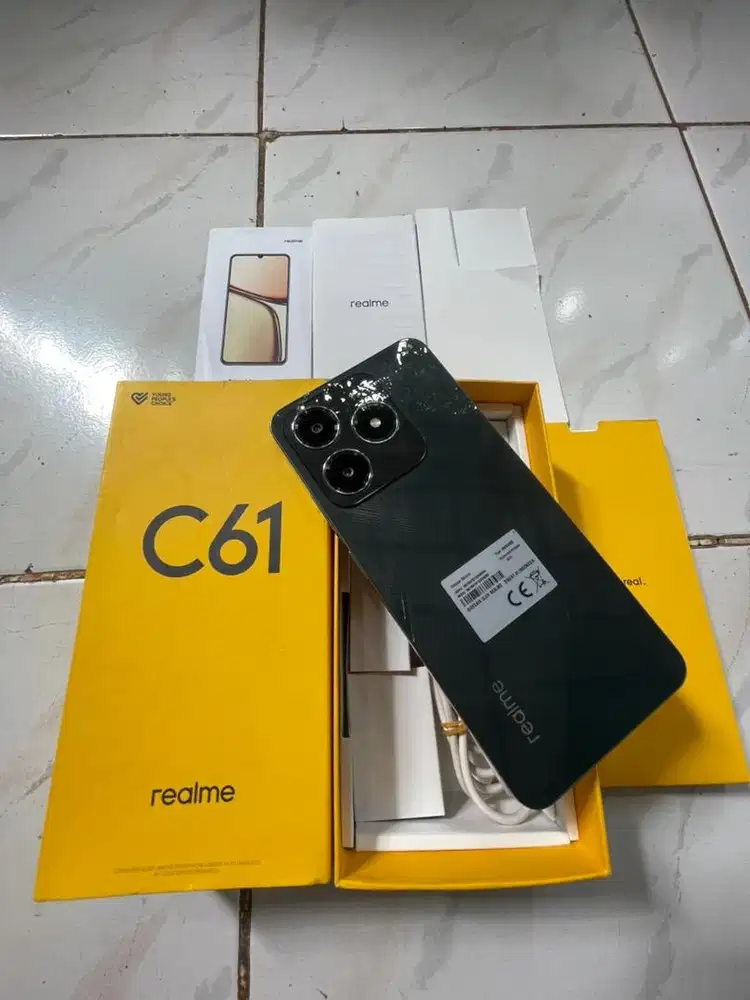 Realmi C61 ram 8/128 like new