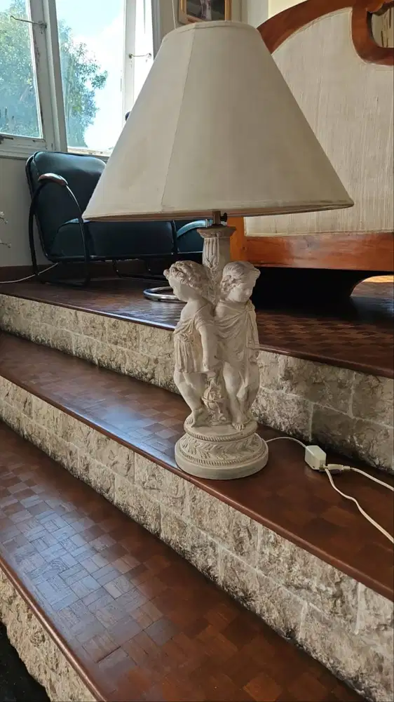 Lampu Hias Antik Patung Malaikat Gaya Eropa – Elegan & Langka