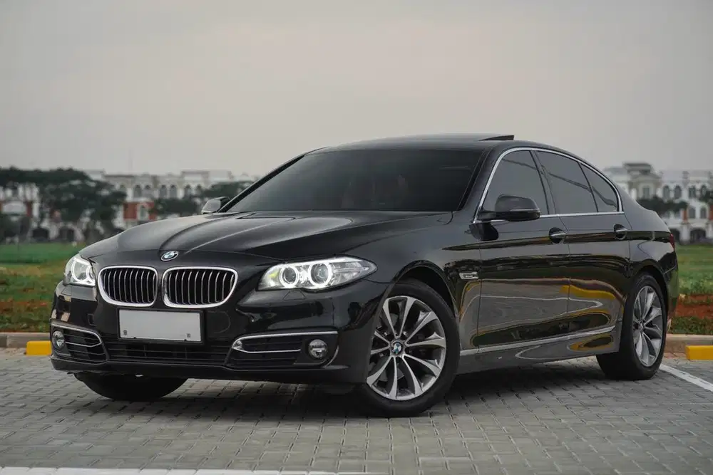 FULL ORI!! JUAL CEPAT!! BMW 520i F10 Luxury 2017