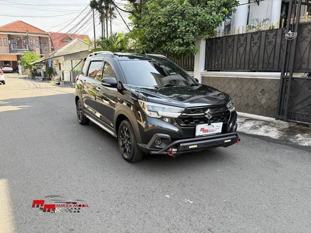 Suzuki XL7 Alpha Hybrid 1.5 AT 2023 Hitam