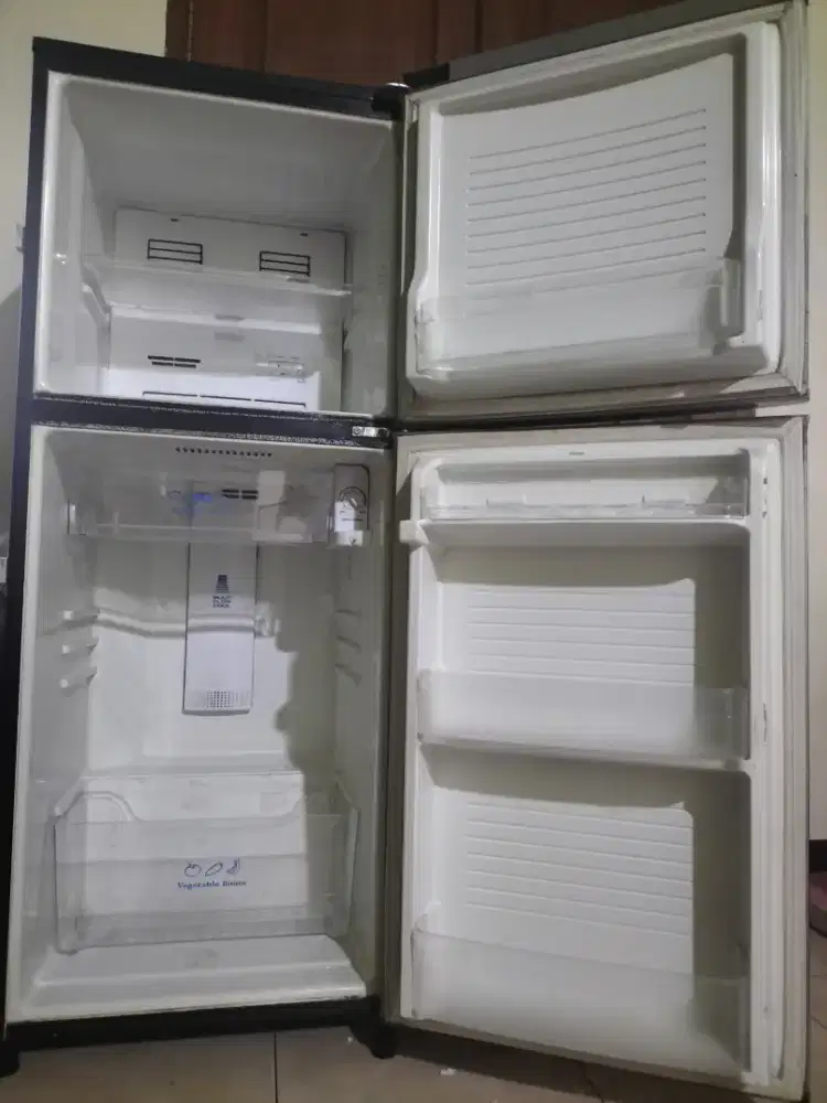 Kulkas Aqua Tipe AQR D 240