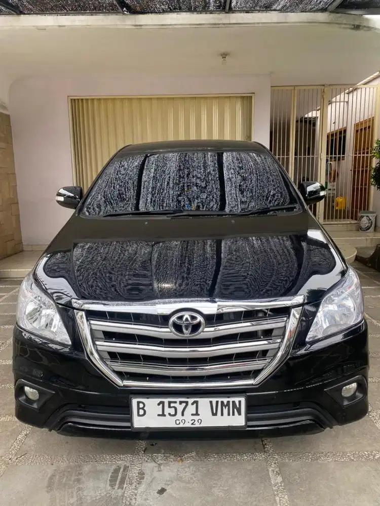 Kijang Innova V bensin 2015