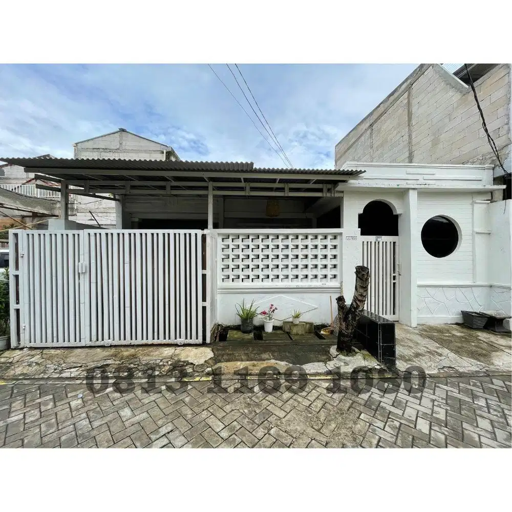di Jual Rumah didalam komplek, posisi hook. Lokasi strategis