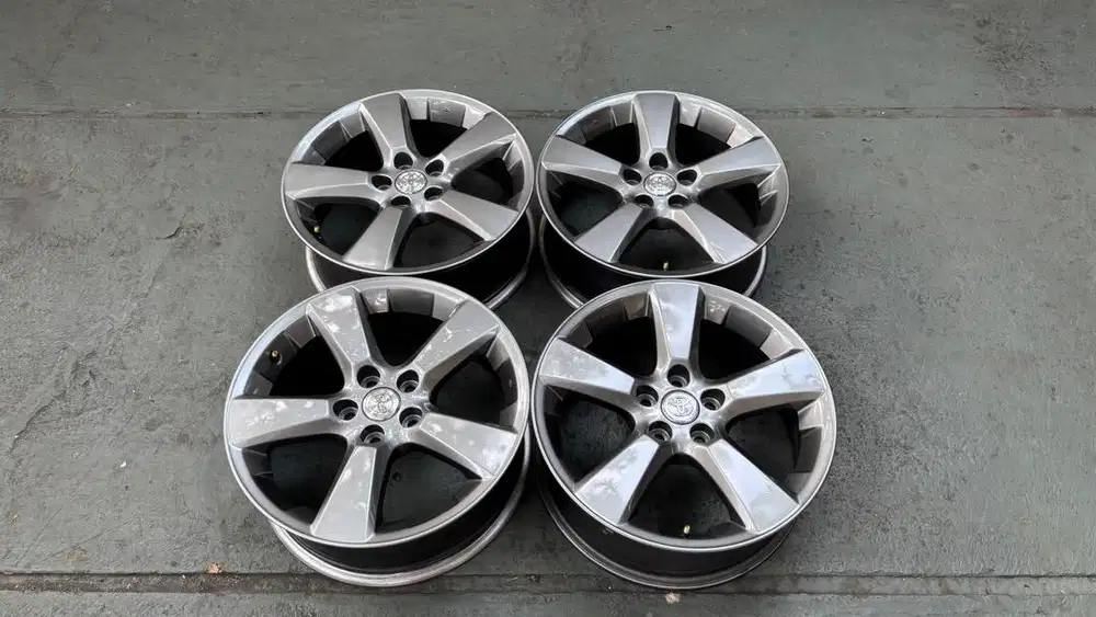 Velg Original Toyota Harrier R18