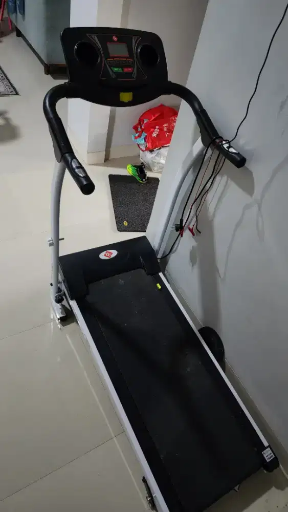 Treadmill kondisi sangat baik