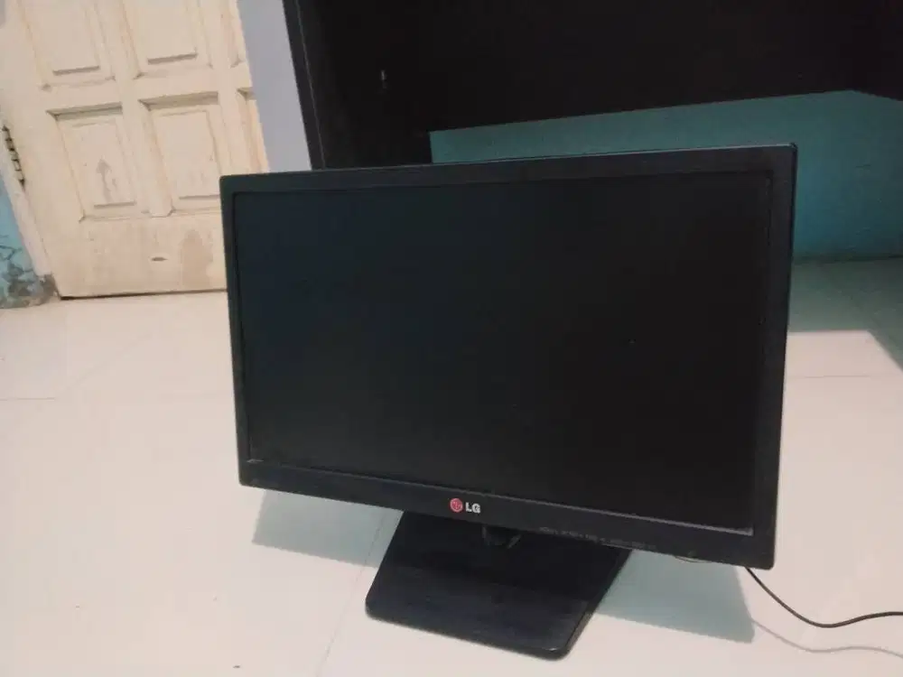 Monitor LG 19inch LED 19EN33S minus dikit