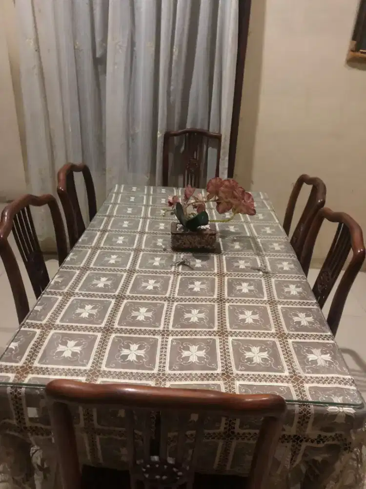 meja makan  6 kursi