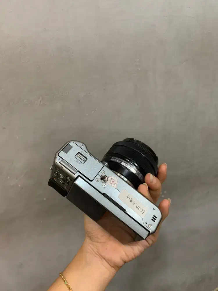 FUJIFILM X-A5 + KIT DARK GREY NO VIGNET