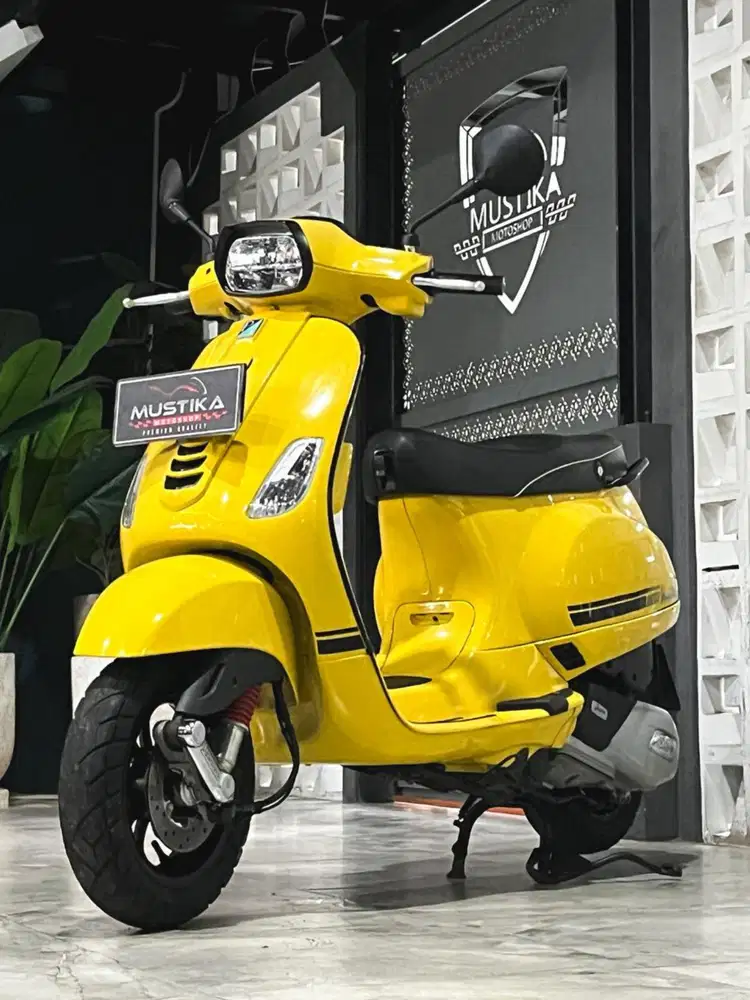 Si Kuning‼️Vespa S 125 igets 2022. Odo 25rb.DANNY Mustika Motor Malang