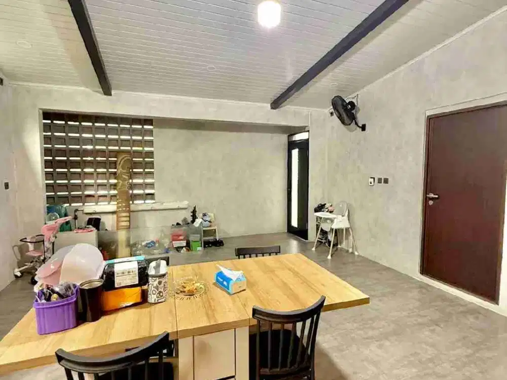 dijual rumah industrial bangunan baru nyaman +kolam renang kecil LT 150 LB 100 di jatimekar jatiasih