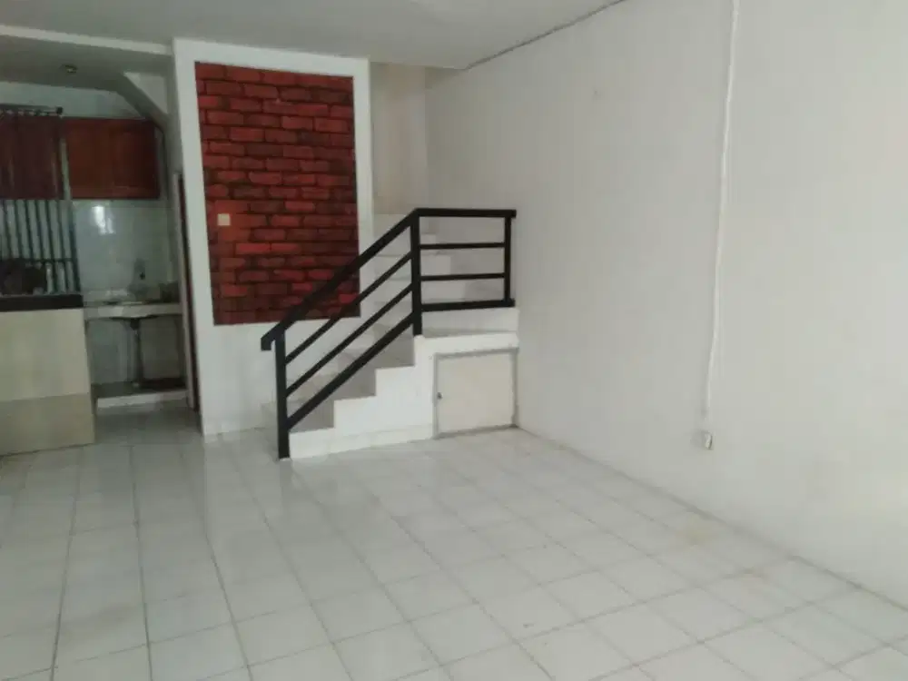 Disewa Rumah Siap Huni DiTaman Palem Lestari Cengkareng - Jakarta Barat