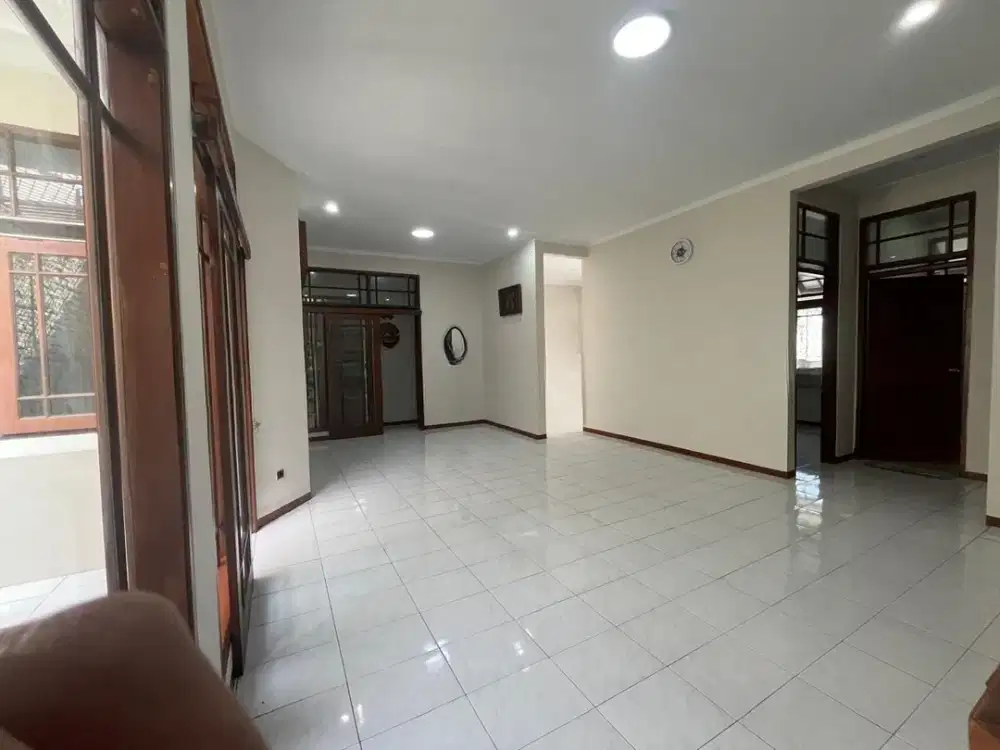 Rumah Siap Huni Di Area Sekelimus Buah Batu dkt Soekarno Hatta