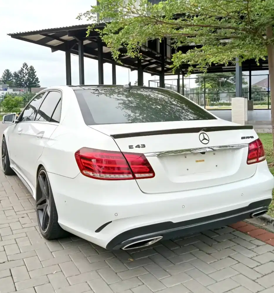 MURAH CASH. Mercedes Benz E400 AMG 2015 W212 avg e250 2014