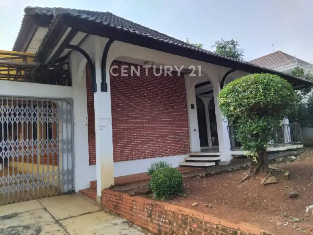 Rumah Area Lokasi Premium Dengan Danau Dan Air Mancur