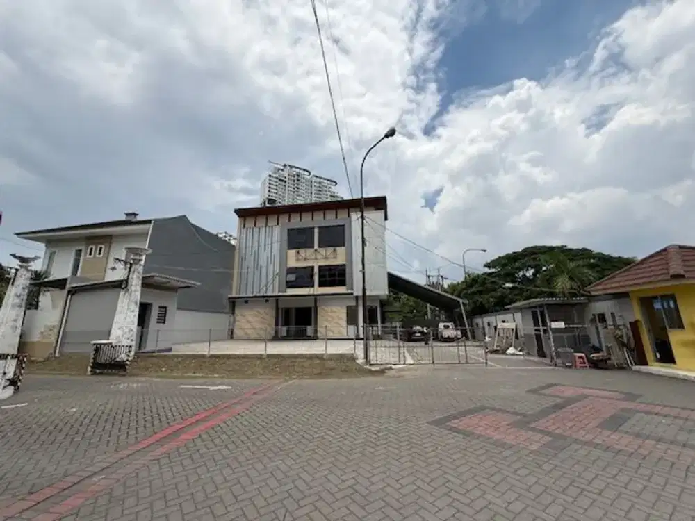 Gedung Disewakan di Darmo Bavarian Blok D, Surabaya