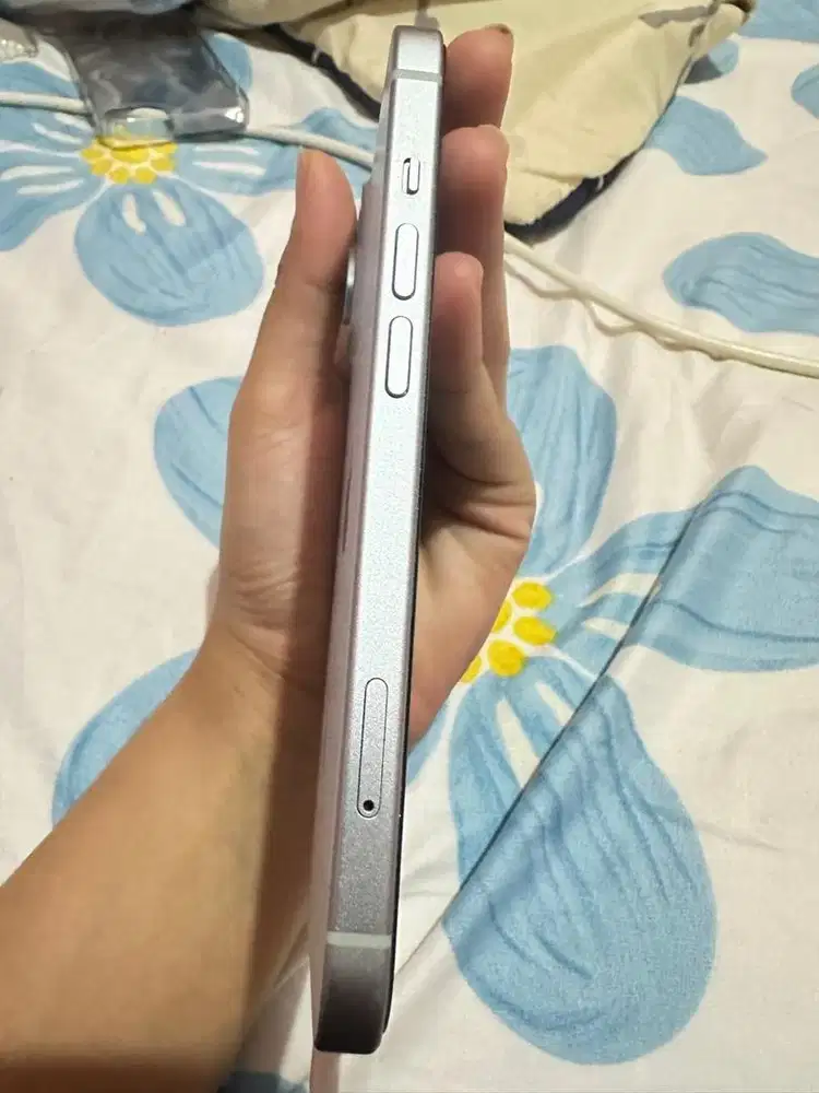 Hp iphone 15 bekas