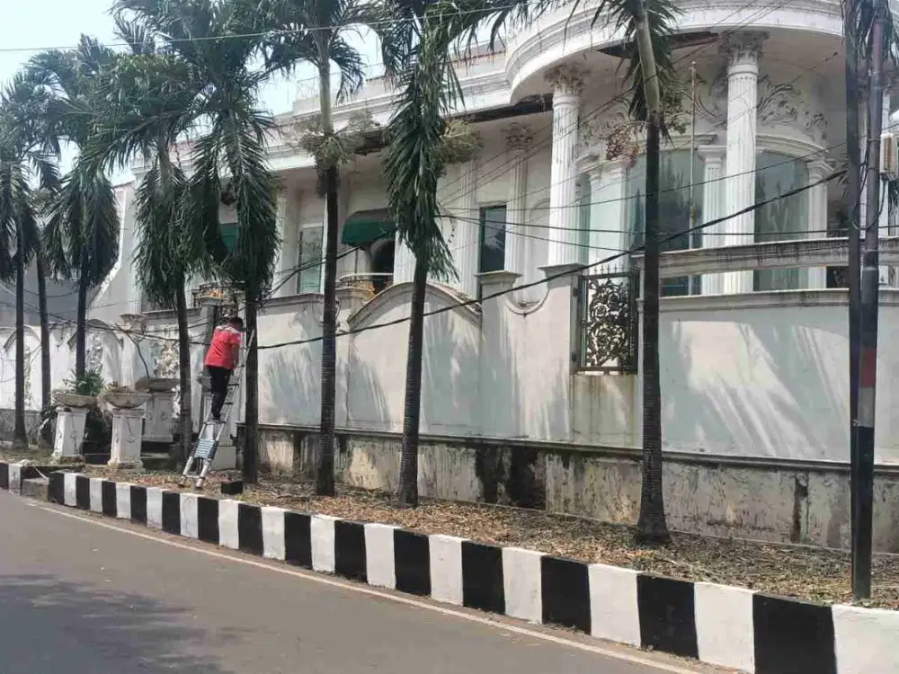 Rumah Hoek Super Luas di Pulo Mas! 3 Lantai, 754m² Tanah, Lokasi Strategis