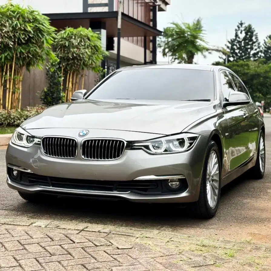 (CASH) BMW 320i F30 LCI Facelift 2018