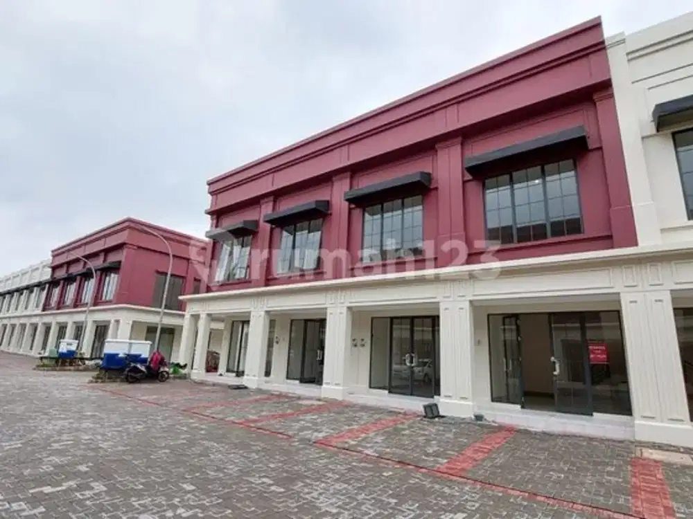 Langsung hadap jalan  Ruko Madison Grande By Paramount Land Unit Primary!