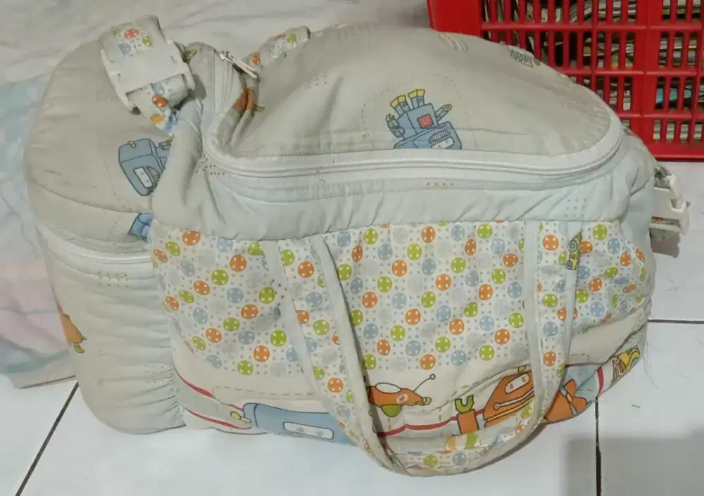 Tas perlengkapan bayi