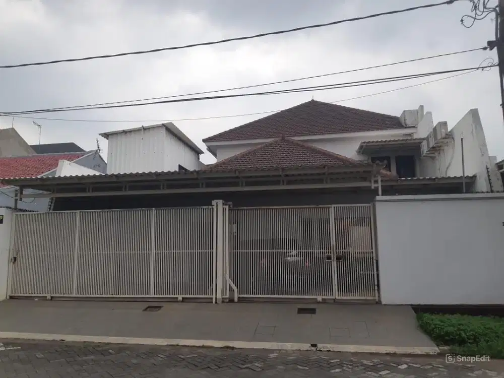 Dijual Turun Harga Rumah 2 Lantai Manyar Tompotika Surabaya Timur