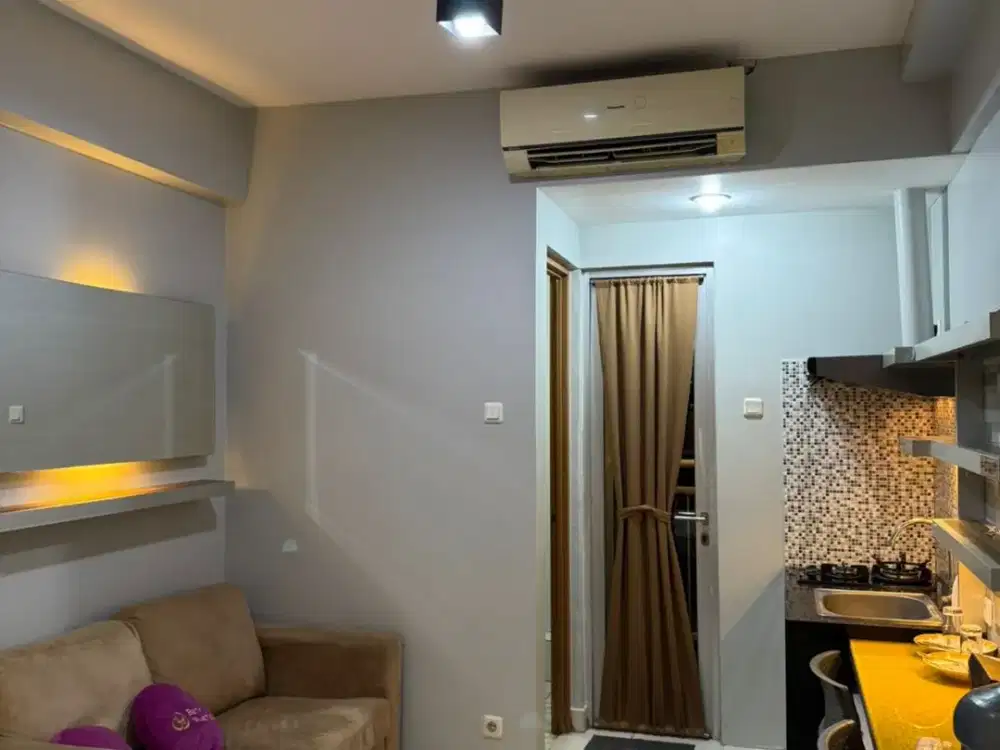 Apartemen Disewakan studio lux fully furnished with balcony di Gunawangsa Manyar A#6,
