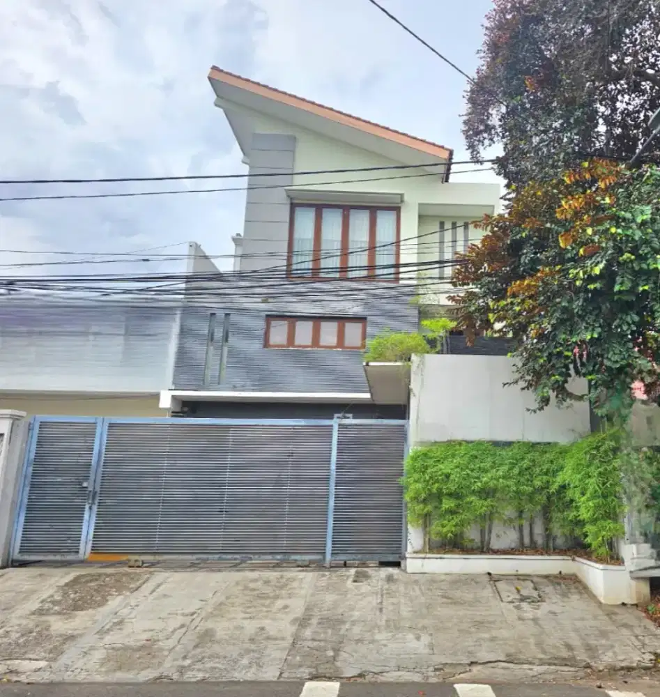 Rumah 3 lantai minimalis di Rawamangun jakarta timur