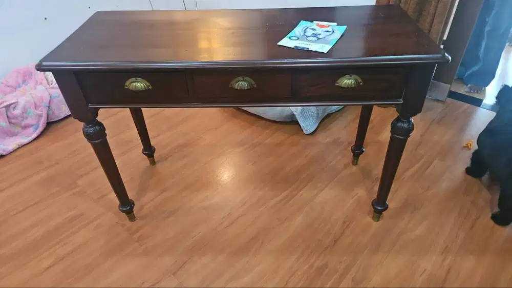 Meja Antik Klasik Kayu Jati Solid – Desain Kolonial Inggris