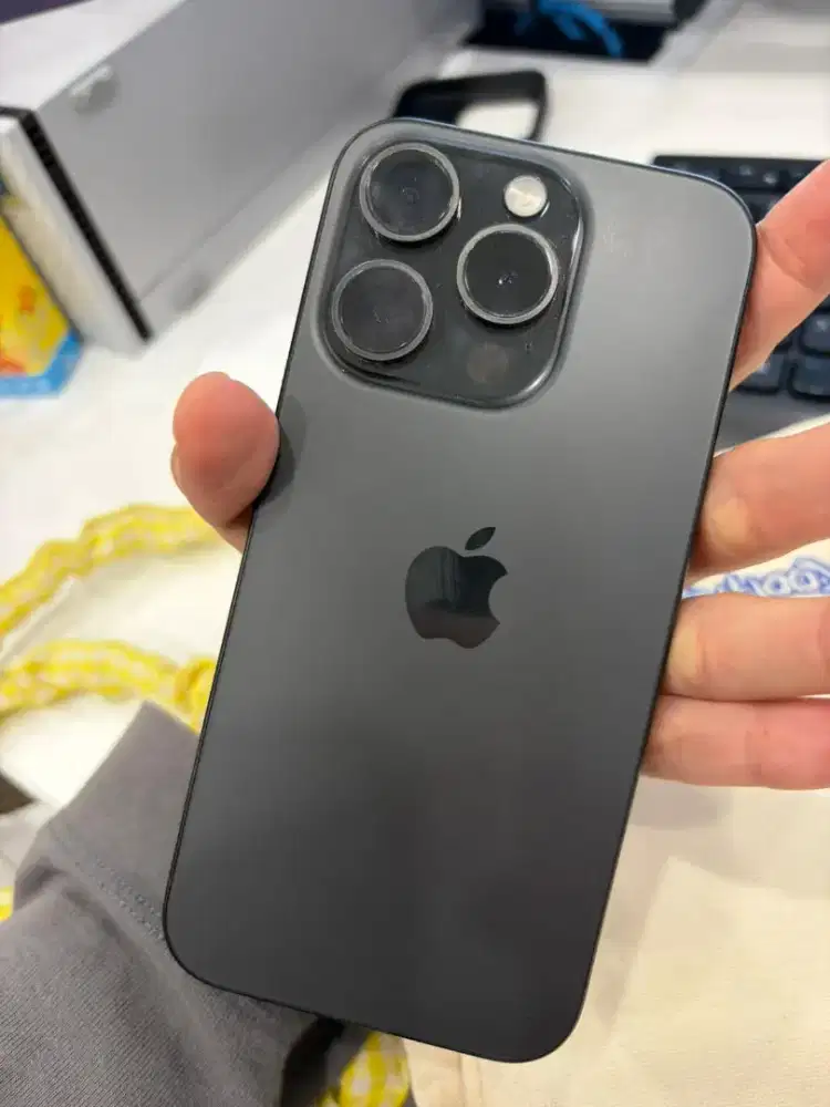 iphone 15 pro 256gb black titanium