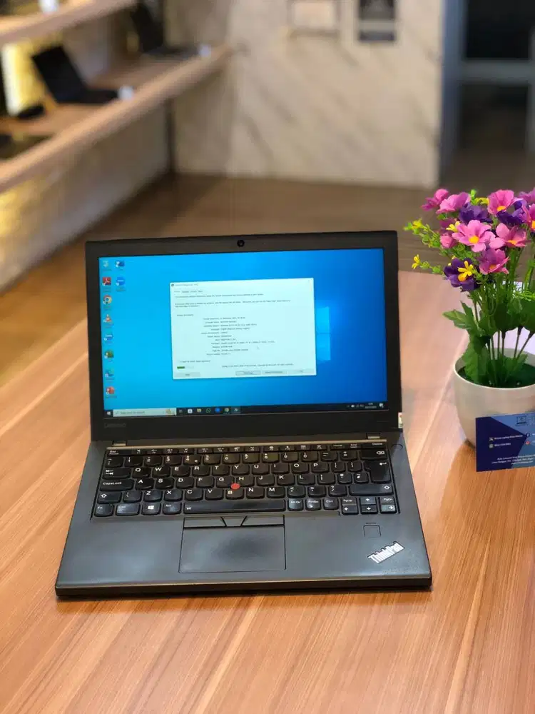 LENOVO THINKPAD I7 RAM 8/256 SSD GB NON TC INTEL GRAPHIC BEKAS SECOND