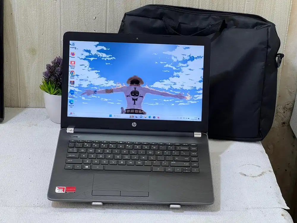 HP Pavilion 14 AMD A9-9420 RAM 8 SSD 256 14 Inch Mulus Garansi 1 Bln