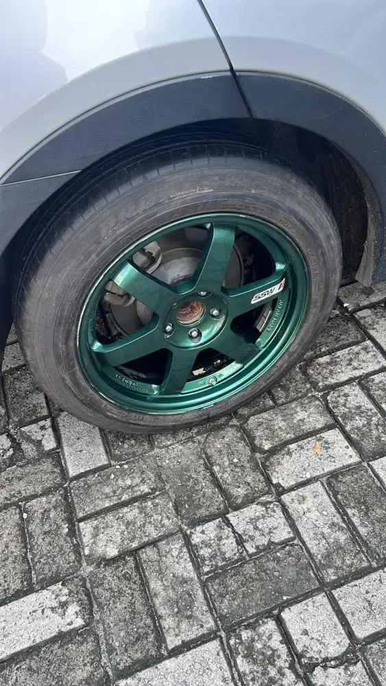 Te37 r18 ban 225-60-18 velg SSW