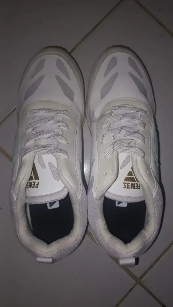 DIJUAL SEPATU WANITA