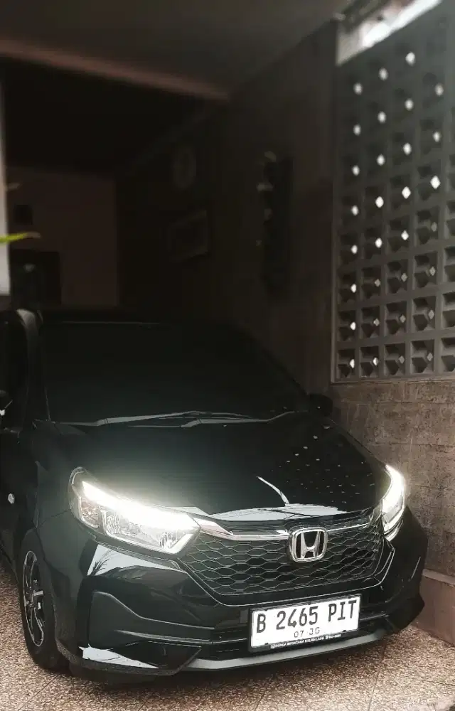 Honda Brio E AT 2025 Gress seperti baru