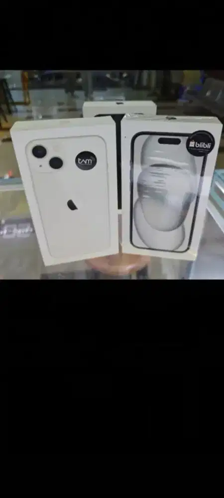 Iphone 13 128gb garansi resmi tAm iBox gdn BNIB greenpeel
