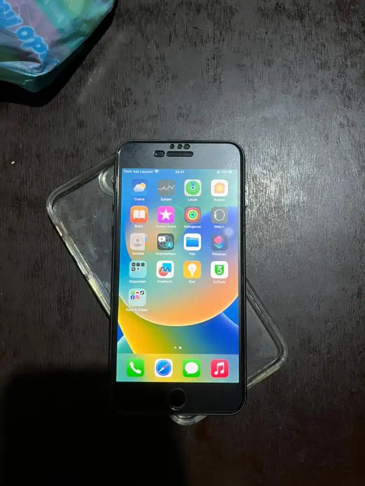 iphone 8+ 64gb wifi only